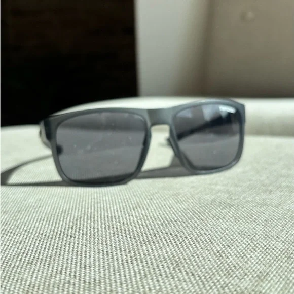 Tifosi Optics Gray Sunglasses - Picture 2 of 2